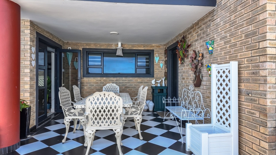 4 Bedroom Property for Sale in Monte Christo Western Cape